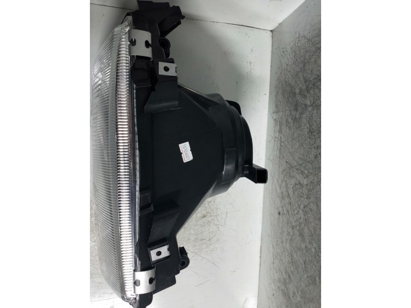 Recambio de faro derecho para audi 80 (811/813) referencia OEM IAM   