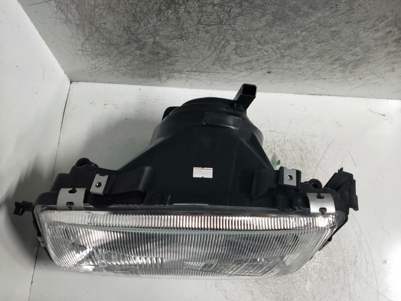 Recambio de faro izquierdo para audi 80 (811/813) referencia OEM IAM   