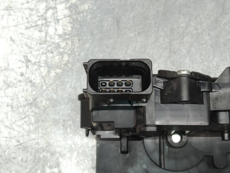 Recambio de motor cierre centralizado delantero derecho para opel corsa d 1.2 16v cat (z 12 xep / lb4) referencia OEM IAM 132582