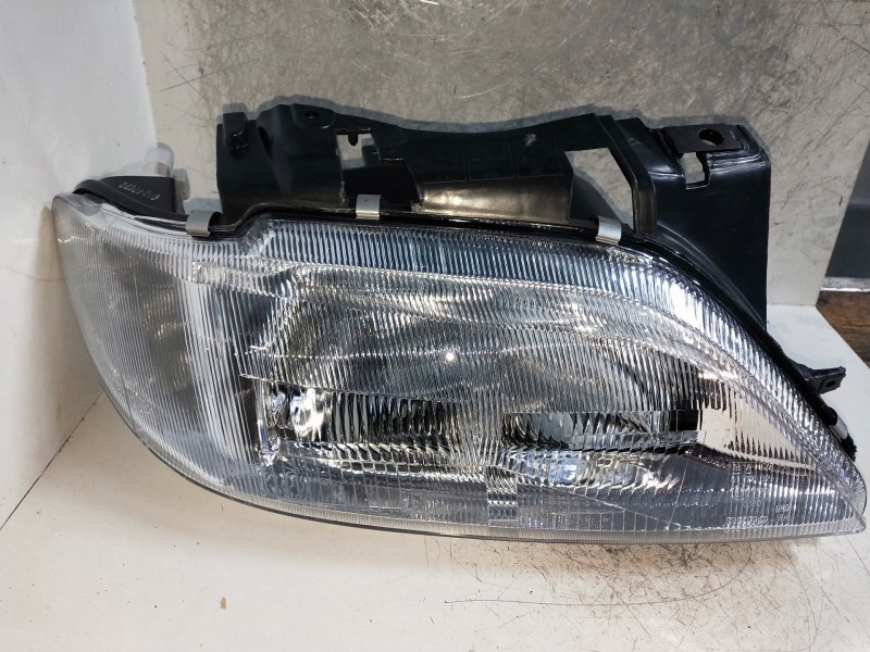 Recambio de faro izquierdo para citroen xsara berlina referencia OEM IAM   