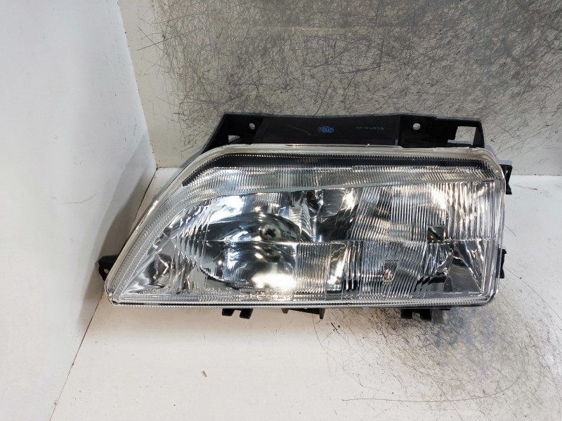 Recambio de faro izquierdo para citroen xantia berlina referencia OEM IAM    Recambio de faro izquierdo para citroen xantia berlina referencia OEM IAM