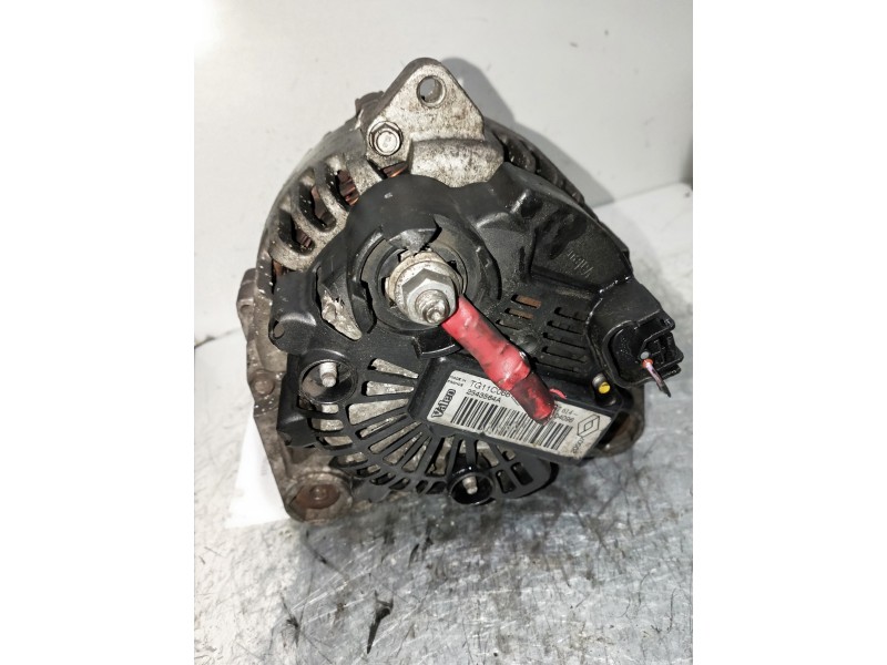 Recambio de alternador para renault scenic ii dynamique referencia OEM IAM 8200667614  
