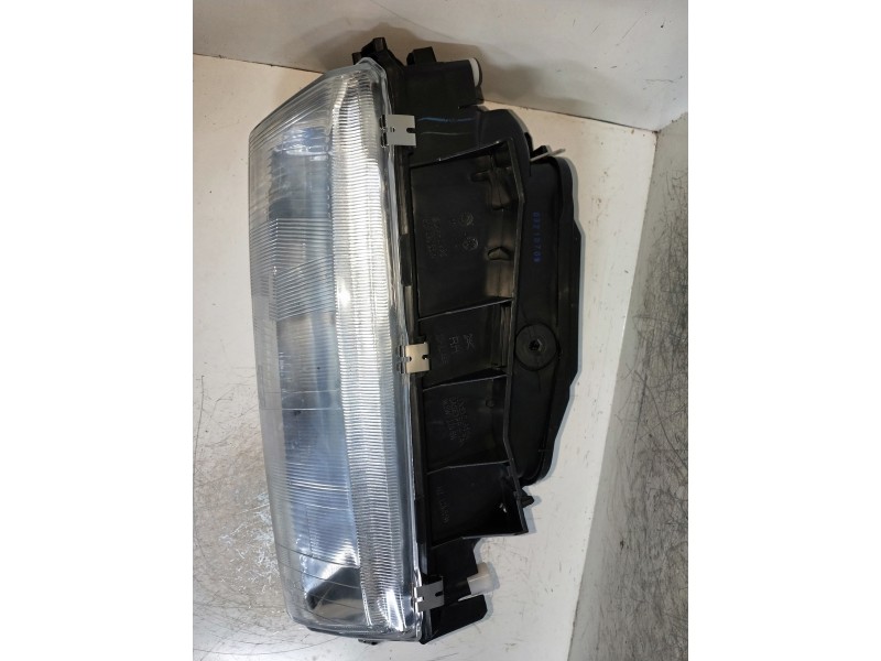 Recambio de faro derecho para citroen xantia berlina referencia OEM IAM   