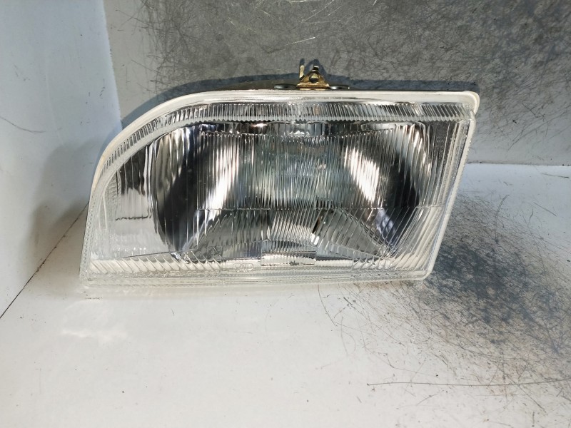 Recambio de faro izquierdo para ford fiesta berl./courier referencia OEM IAM   