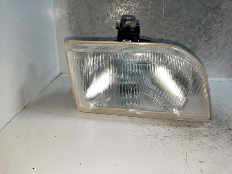 Recambio de faro derecho para ford fiesta berl./courier referencia OEM IAM   