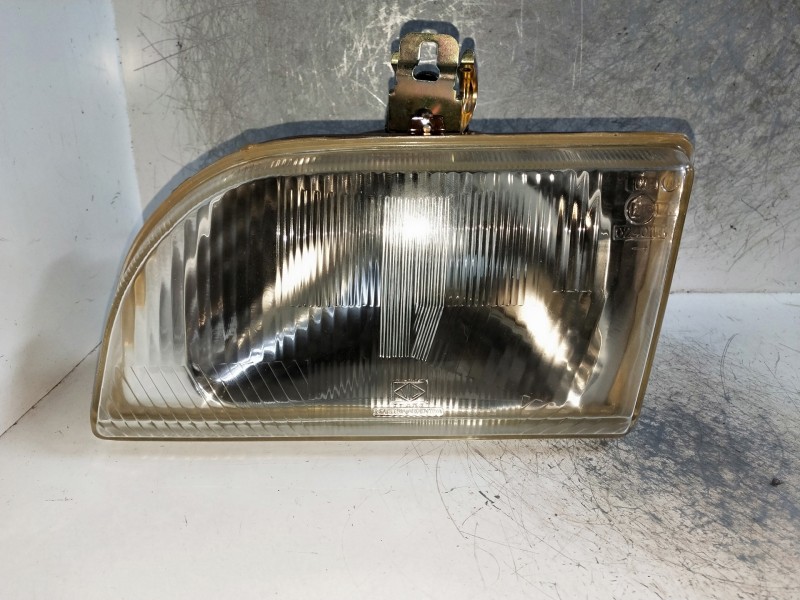 Recambio de faro izquierdo para ford fiesta berl./courier referencia OEM IAM   