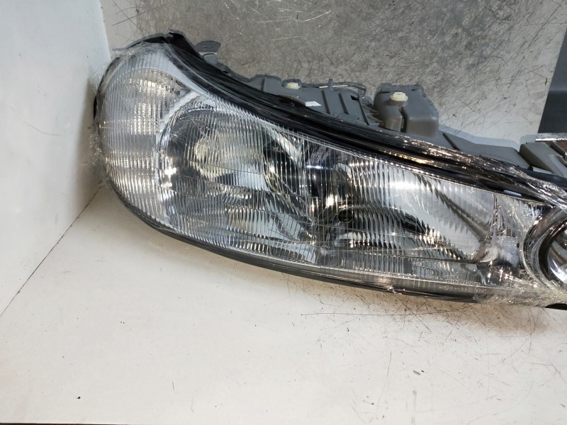 Recambio de faro derecho para ford mondeo berlina (gd) referencia OEM IAM    Recambio de faro derecho para ford mondeo berlina (gd) referencia OEM IAM