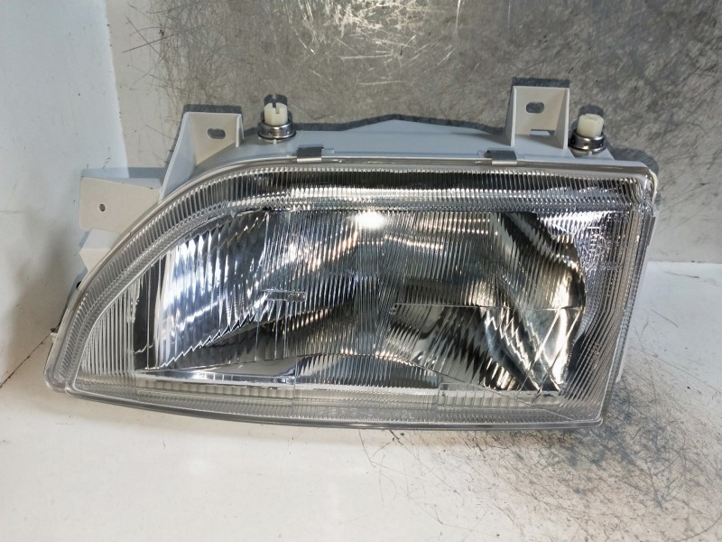 Recambio de faro izquierdo para ford escort berlina/turnier referencia OEM IAM   
