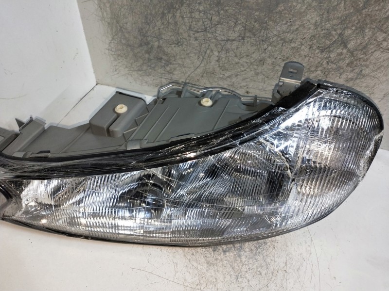 Recambio de faro izquierdo para ford mondeo berlina (gd) referencia OEM IAM   