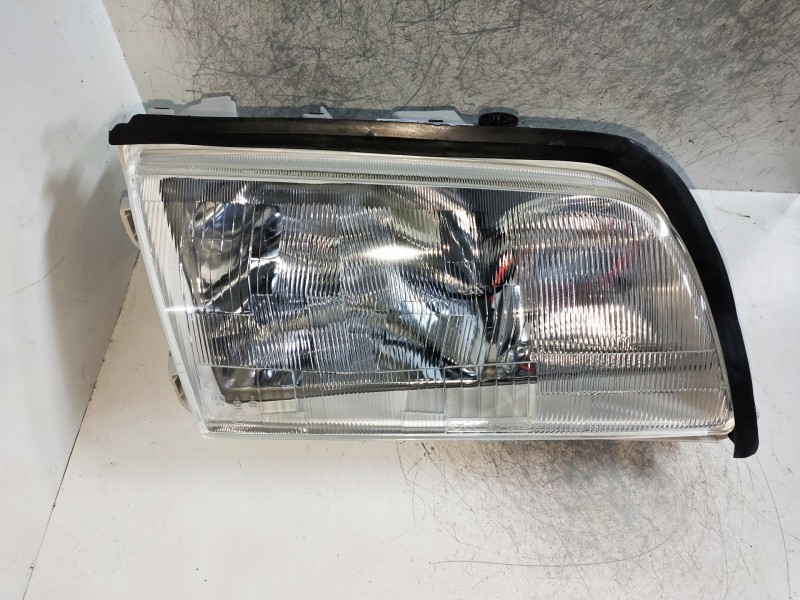 Recambio de faro derecho para mercedes clase c (w202) berlina referencia OEM IAM   