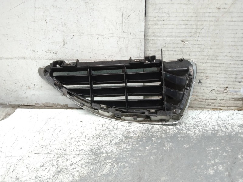 Recambio de rejilla delantera para renault megane i fase 2 berlina (ba0) 1.9 d rt referencia OEM IAM 7700428963  IZQUIERDA