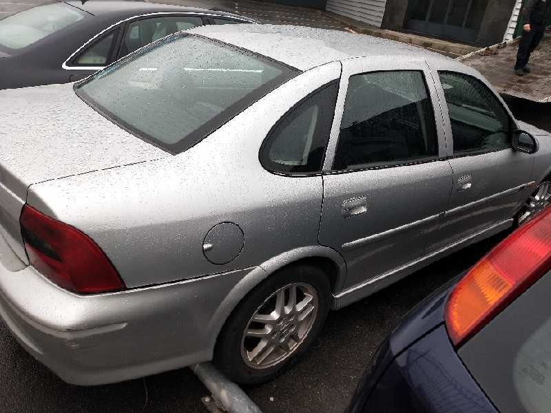opel vectra b berlina del año 1999