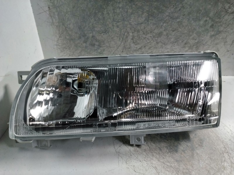 Recambio de faro izquierdo para nissan primera berl./familiar (p10/w10) referencia OEM IAM   