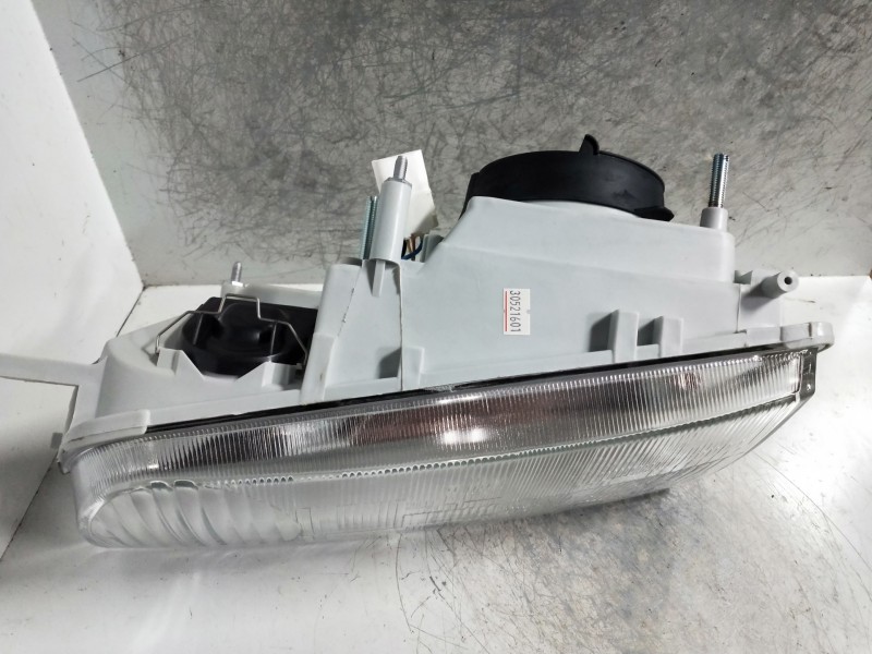 Recambio de faro izquierdo para nissan primera berl./familiar (p10/w10) referencia OEM IAM   