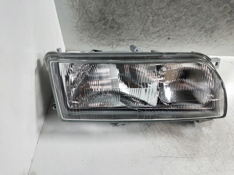 Recambio de faro derecho para nissan primera berl./familiar (p10/w10) referencia OEM IAM   