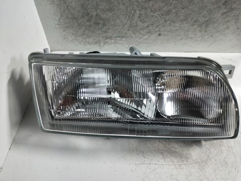 Recambio de faro derecho para nissan primera berl./familiar (p10/w10) referencia OEM IAM   
