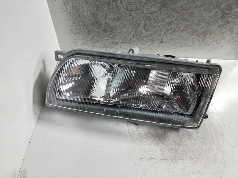Recambio de faro izquierdo para nissan primera berl./familiar (p10/w10) referencia OEM IAM   