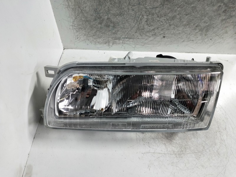 Recambio de faro izquierdo para nissan primera berl./familiar (p10/w10) referencia OEM IAM   