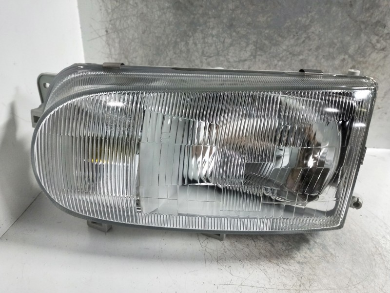 Recambio de faro izquierdo para nissan serena (c23m) referencia OEM IAM   