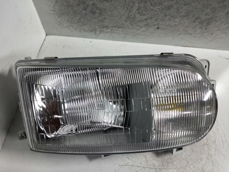 Recambio de faro derecho para nissan serena (c23m) referencia OEM IAM   