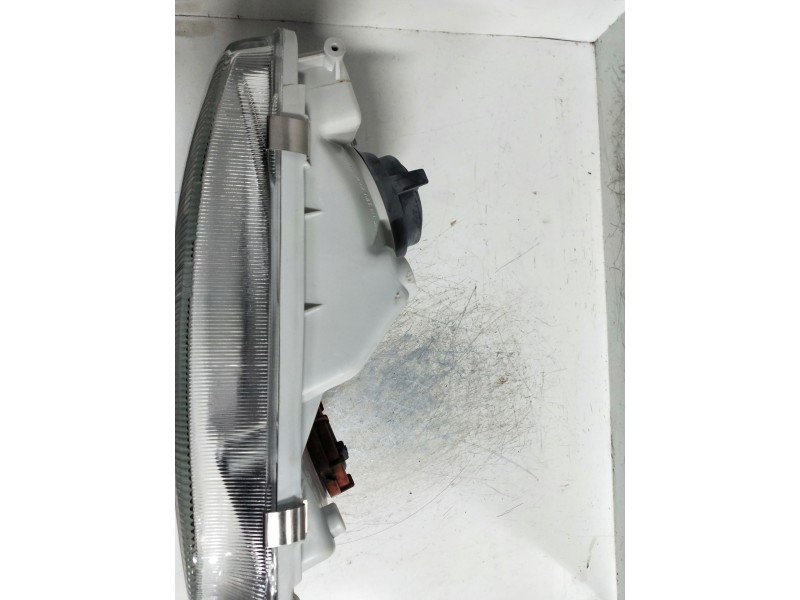 Recambio de faro derecho para nissan serena (c23m) referencia OEM IAM   