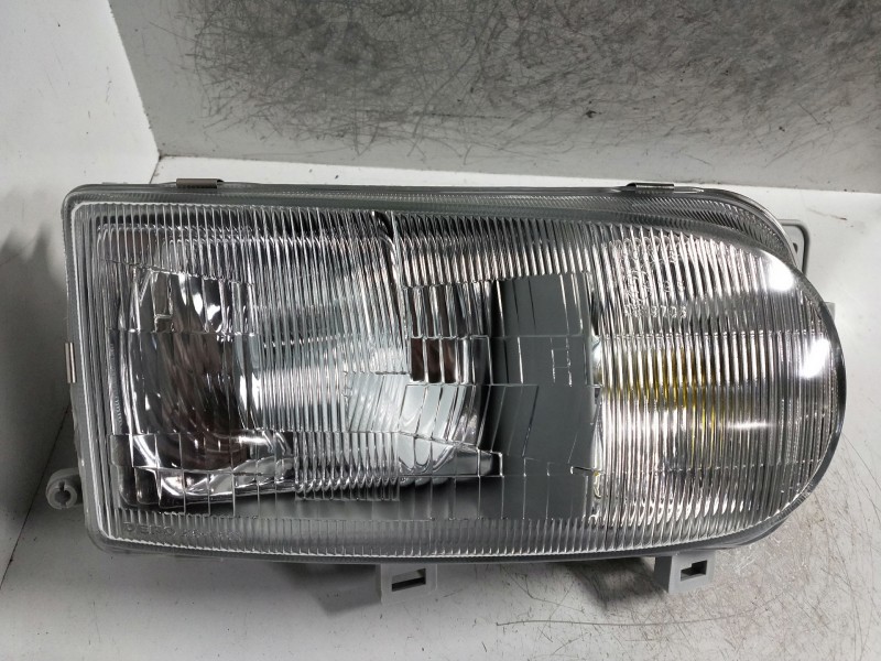 Recambio de faro derecho para nissan serena (c23m) referencia OEM IAM   