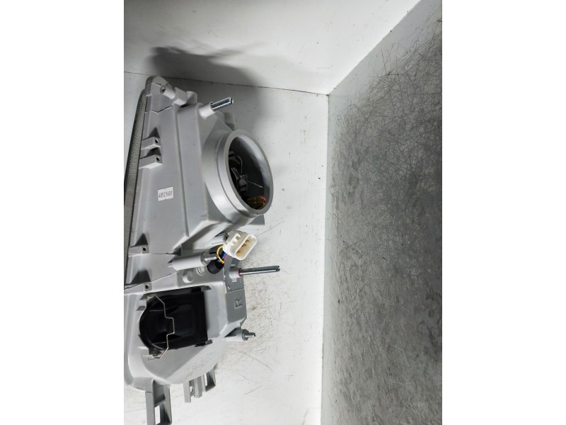 Recambio de faro derecho para nissan primera berl./familiar (p10/w10) referencia OEM IAM   