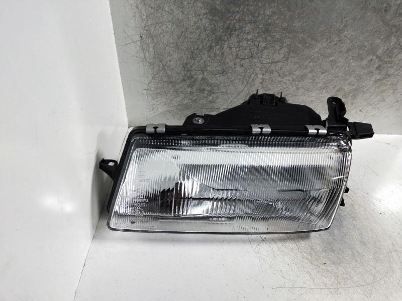 Recambio de faro izquierdo para opel vectra a referencia OEM IAM   