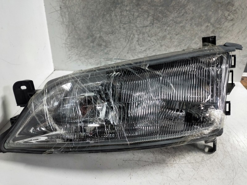 Recambio de faro izquierdo para opel vectra b berlina referencia OEM IAM   