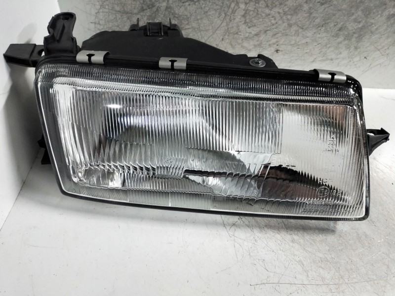 Recambio de faro derecho para opel vectra a referencia OEM IAM    Recambio de faro derecho para opel vectra a referencia OEM IAM