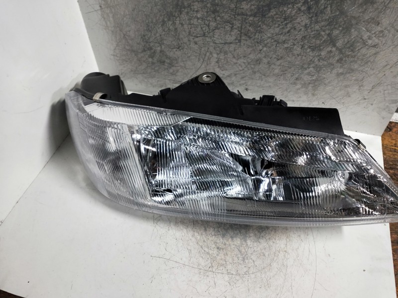 Recambio de faro derecho para peugeot 406 berlina (s1/s2) referencia OEM IAM    Recambio de faro derecho para peugeot 406 berlina (s1/s2) referencia OEM IAM