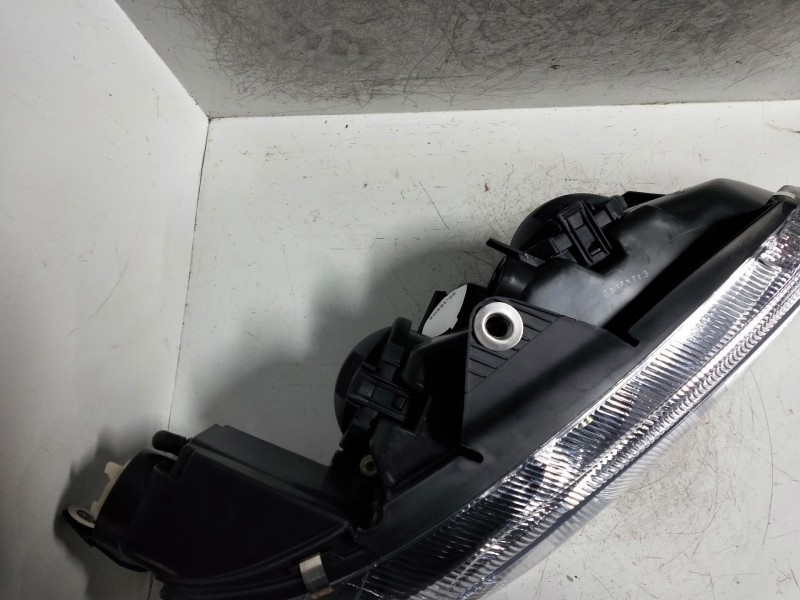 Recambio de faro derecho para peugeot 406 berlina (s1/s2) referencia OEM IAM    Recambio de faro derecho para peugeot 406 berlina (s1/s2) referencia OEM IAM