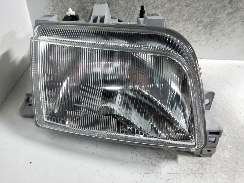 Recambio de faro derecho para renault clio i fase i+ii (b/c57) referencia OEM IAM   