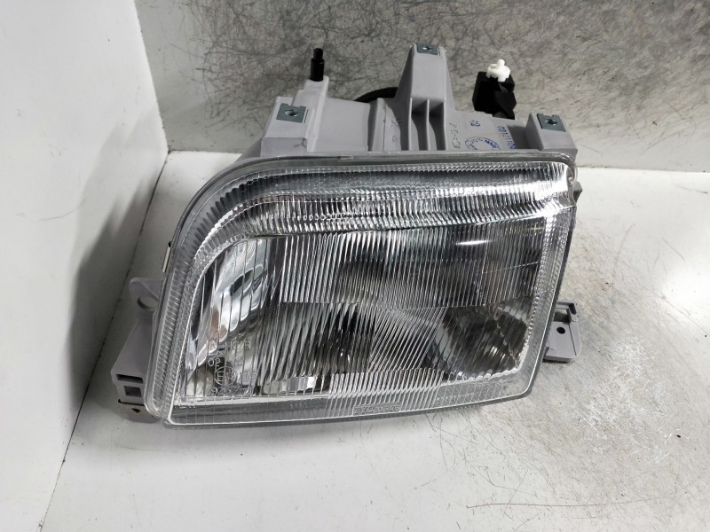 Recambio de faro izquierdo para renault clio i fase i+ii (b/c57) referencia OEM IAM   