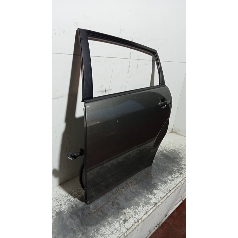 Recambio de puerta trasera izquierda para toyota corolla verso (r1) 2.0 d-4d luna referencia OEM IAM   5P