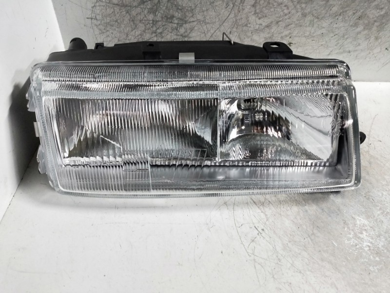 Recambio de faro derecho para seat toledo (1l) referencia OEM IAM   