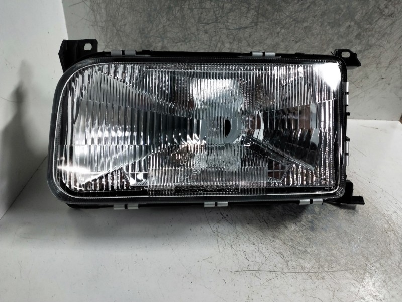 Recambio de faro izquierdo para volkswagen passat berlina (312) referencia OEM IAM   