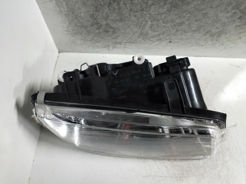 Recambio de faro derecho para volkswagen bora berlina (1j2) referencia OEM IAM   