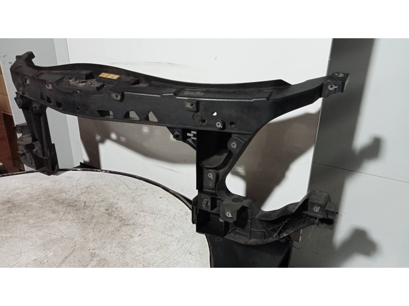 Recambio de panel frontal para mercedes sprinterii caja cerrada (desde 01.06) 210/213/216 cdi (906.611/613) referencia OEM IAM  