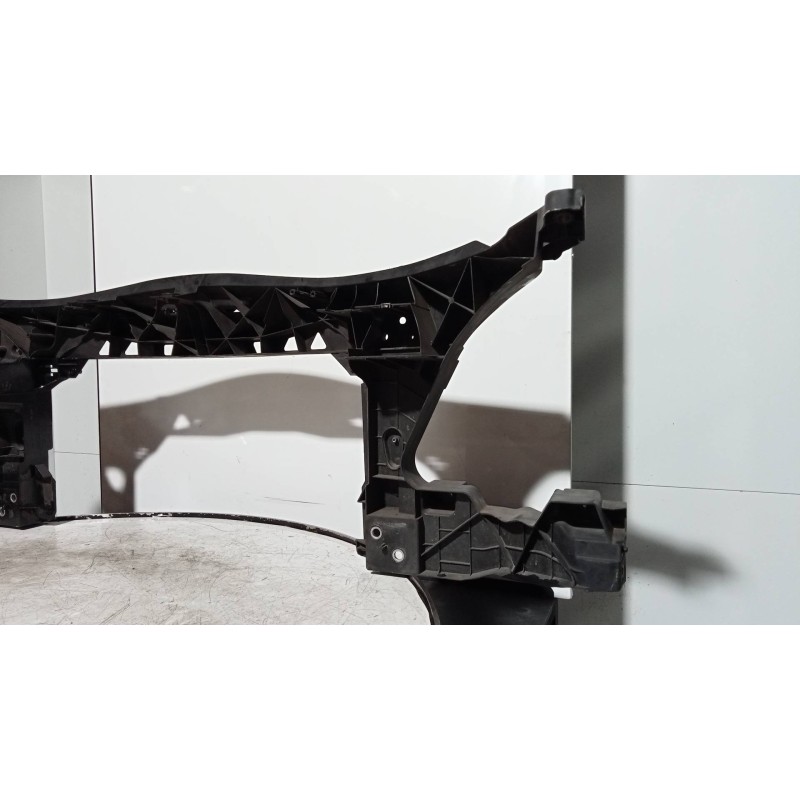 Recambio de panel frontal para mercedes sprinterii caja cerrada (desde 01.06) 210/213/216 cdi (906.611/613) referencia OEM IAM  