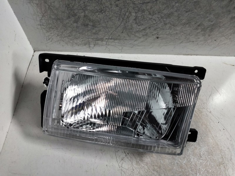 Recambio de faro izquierdo para volkswagen polo (801/803) referencia OEM IAM    Recambio de faro izquierdo para volkswagen polo (801/803) referencia OEM IAM