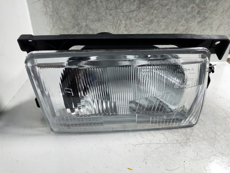 Recambio de faro derecho para volkswagen polo (801/803) referencia OEM IAM   