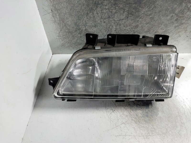 Recambio de faro izquierdo para peugeot 405 berlina referencia OEM IAM   