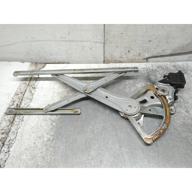 Recambio de elevalunas trasero derecho para toyota corolla verso (r1) 2.0 d-4d luna referencia OEM IAM 698300F020  5P