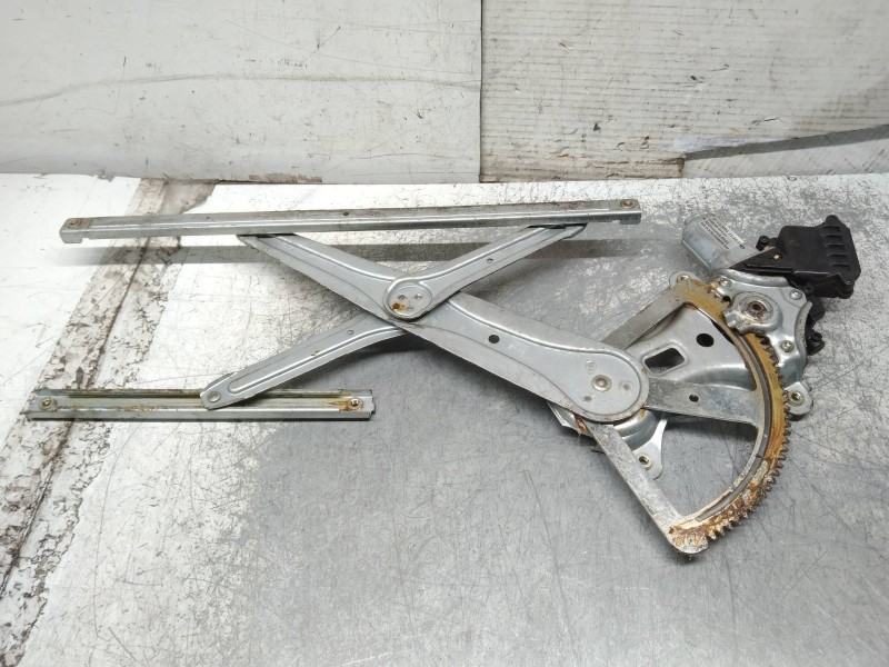 Recambio de elevalunas trasero derecho para toyota corolla verso (r1) 2.0 d-4d luna referencia OEM IAM 698300F020  5P