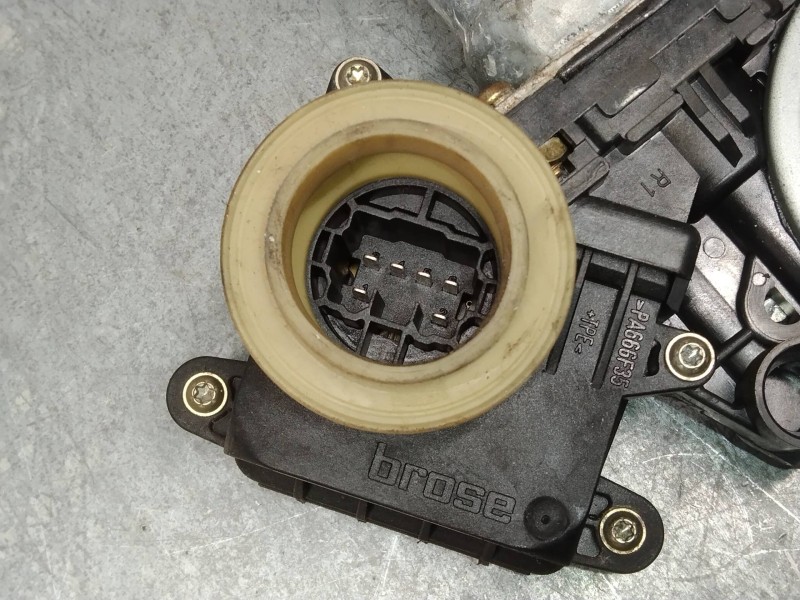 Recambio de elevalunas trasero derecho para toyota corolla verso (r1) 2.0 d-4d luna referencia OEM IAM 698300F020  5P