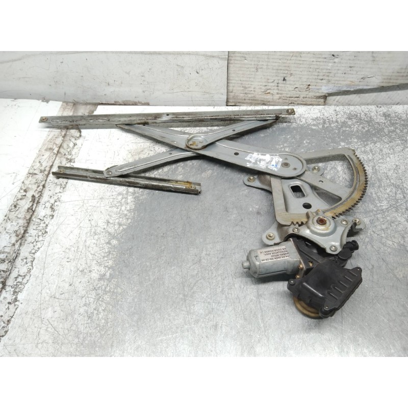 Recambio de elevalunas trasero izquierdo para toyota corolla verso (r1) 2.0 d-4d luna referencia OEM IAM 698400F020  5P