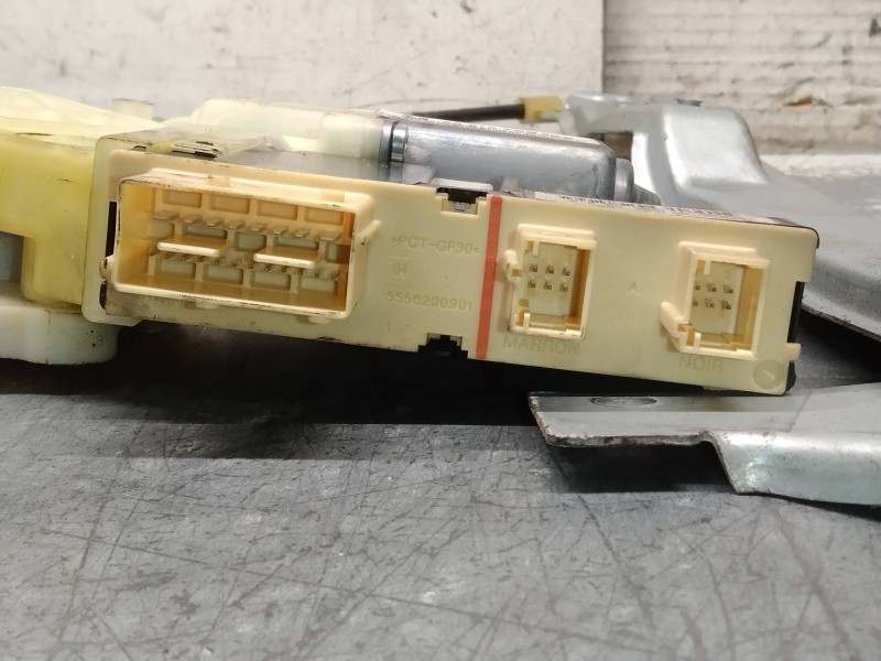 Recambio de elevalunas delantero derecho para citroen c4 berlina exclusive referencia OEM IAM 9681575880 997019102 5P