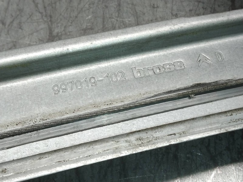 Recambio de elevalunas delantero derecho para citroen c4 berlina exclusive referencia OEM IAM 9681575880 997019102 5P