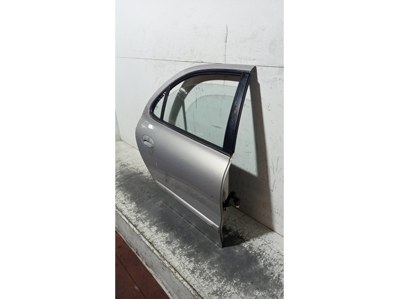 Recambio de puerta trasera derecha para hyundai lantra berlina (rd) 1.9 d gls referencia OEM IAM   4P